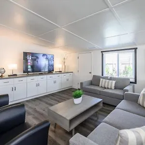 Spacious Disneyland 5 Bedroom 4 Bath House With Game , Anaheim United States